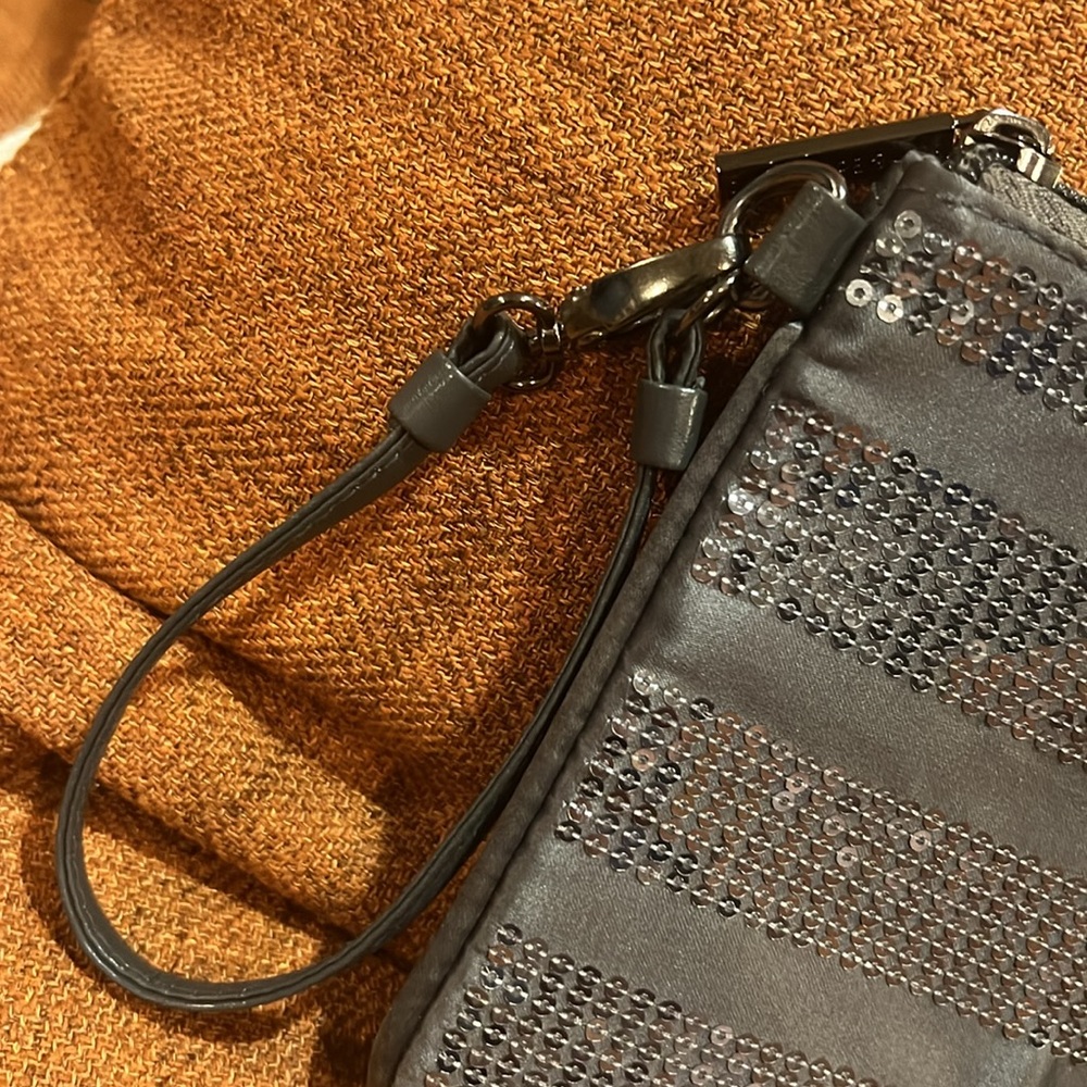 Bath & Body Works gray sequined bag wristlet - Picture 3 of 8